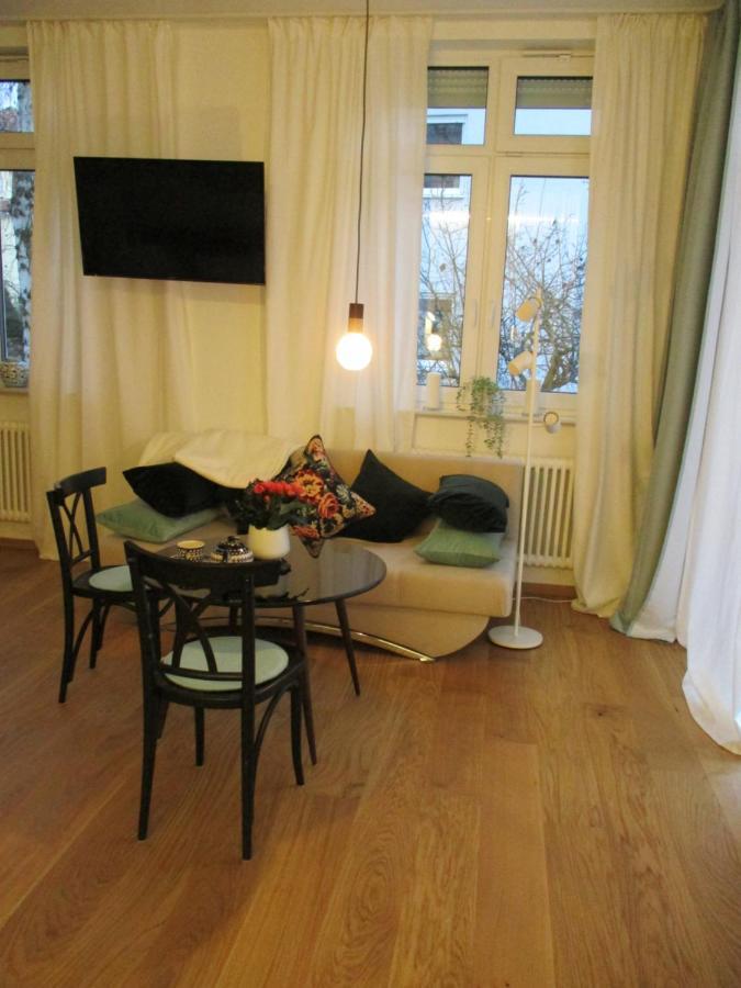 Apartment Am Apfelbaum ロイトリンゲン エクステリア 写真